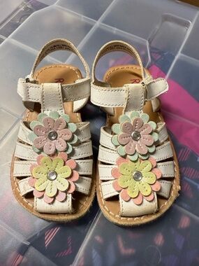 Adorable Toddler Flower Sandals